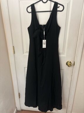 Petal & Pup Black Sleeveless Tie-Front Maxi Dress